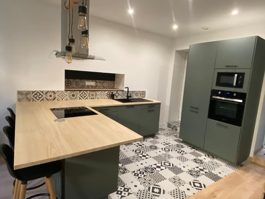 T2 4 Places 4Min A Pied Chateau По Екстериор снимка